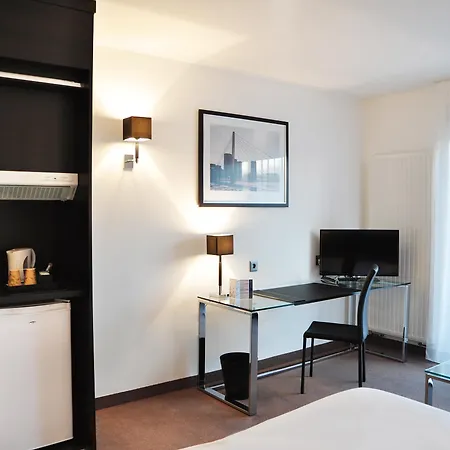 Westotel Life Nantes Lägenhetshotell 4*