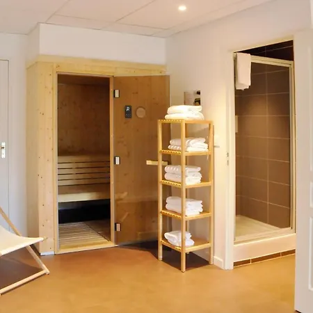 Westotel Life Nantes 4* カルクフー