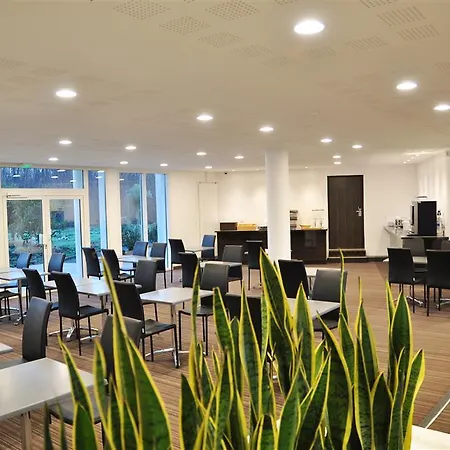 Westotel Life Nantes Ξενοδοχείο με διαμερίσματα 4*