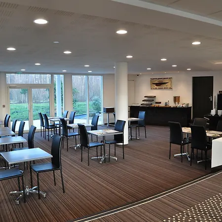 Westotel Life Nantes شقة فندقية 4*